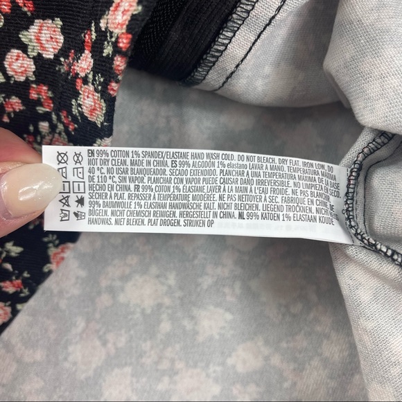 New Rose Floral Denim Zip Up Mini Skirt - Picture 7 of 7